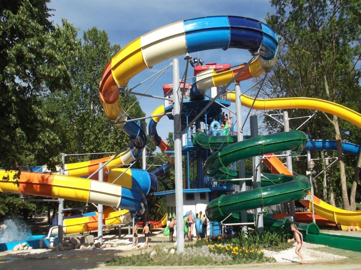 Holiday Apartmanhaz Harkány Exterior foto