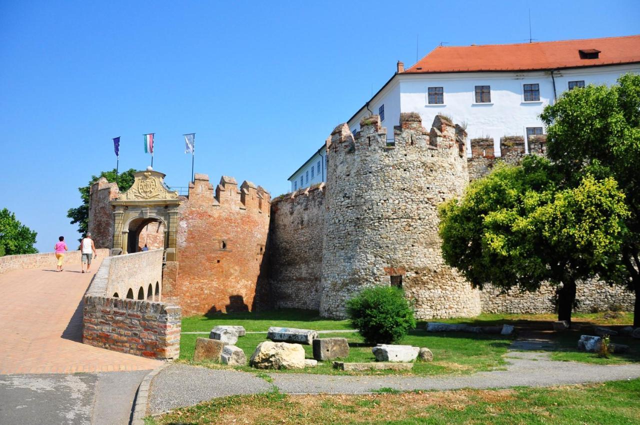 Holiday Apartmanhaz Harkány Exterior foto
