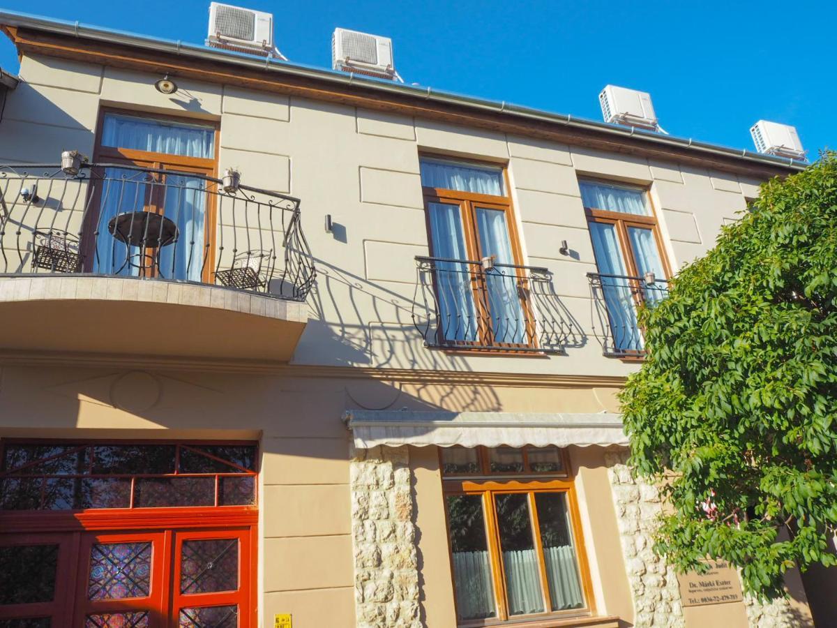 Holiday Apartmanhaz Harkány Exterior foto